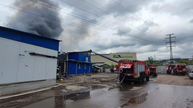 Ликвидация пожара в производственном здании в Красноярске. 31 мая 2025