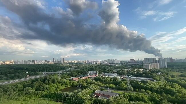 Столб дыма в районе подмосковного Красногорска