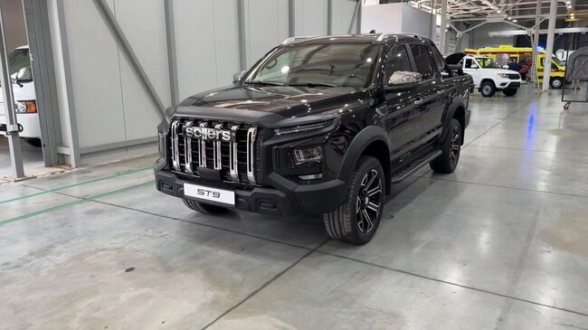 Алиханов протестировал новую модель автомобиля Sollers ST9