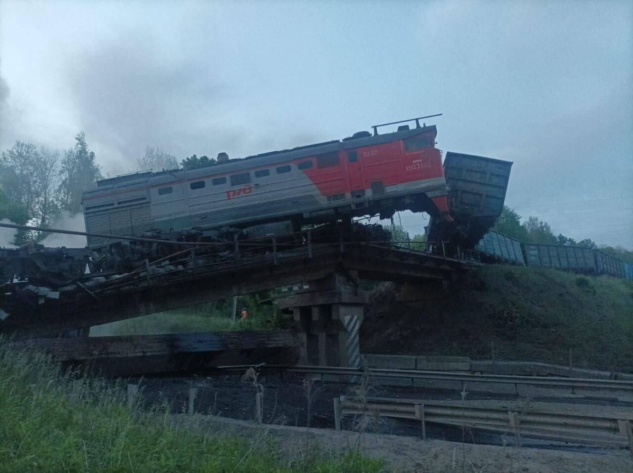 Обрушение железнодорожного моста в Курской области Обрушение железнодорожного моста в Курской области - РИА Новости, 1920, 01.06.2025