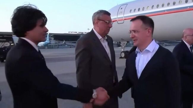 Помощник президента РФ Владимир Мединский прибыл в Стамбул во главе российской делегации для нового раунда переговоров с Украиной