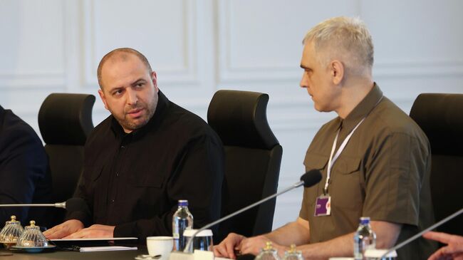Министр обороны Украины Рустем Умеров на прямых переговорах между делегациями России и Украины во дворце Чираган в Стамбуле