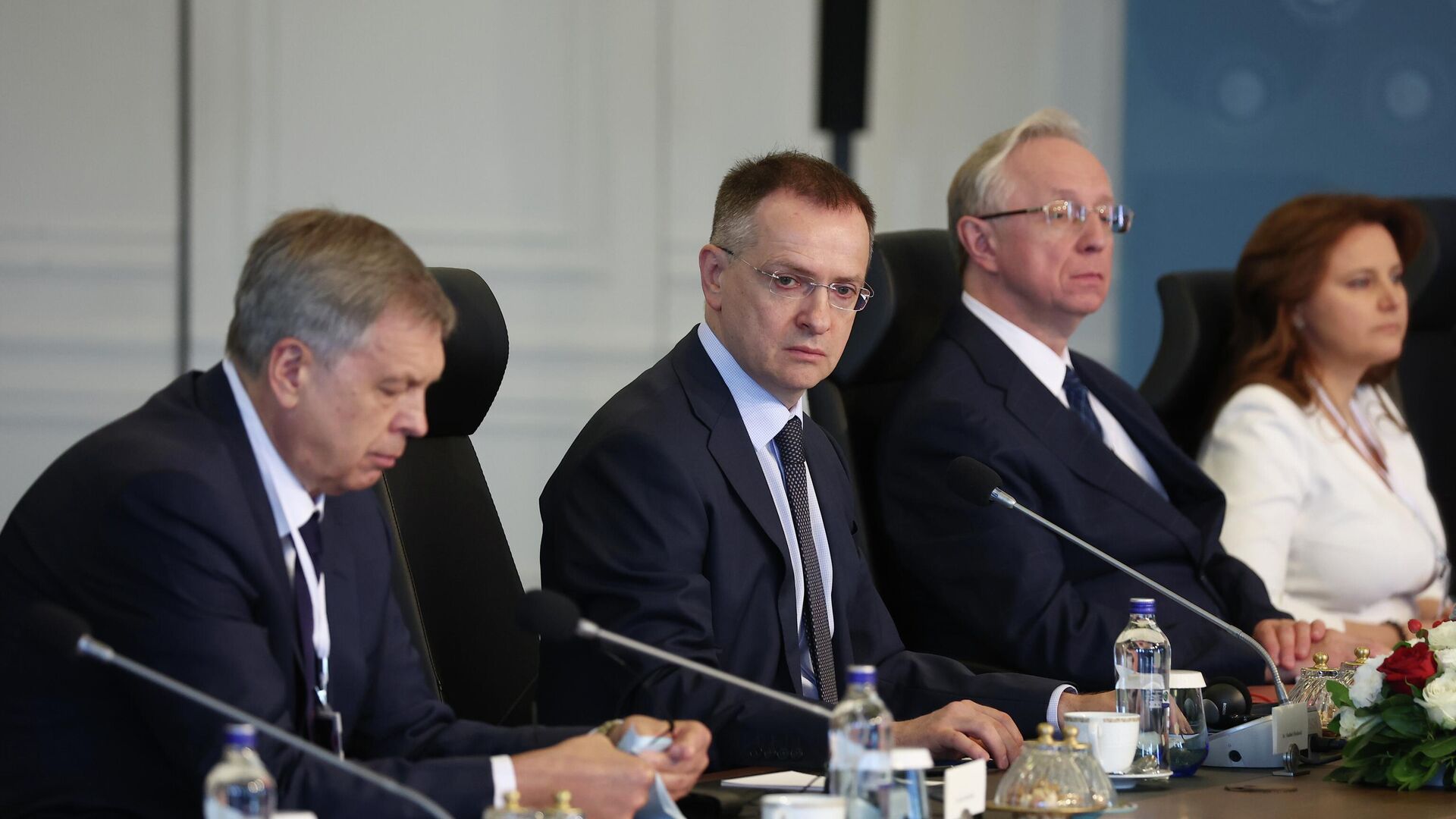 Помощник президента РФ Владимир Мединский на прямых переговорах между делегациями России и Украины во дворце Чираган в Стамбуле - РИА Новости, 1920, 02.06.2025