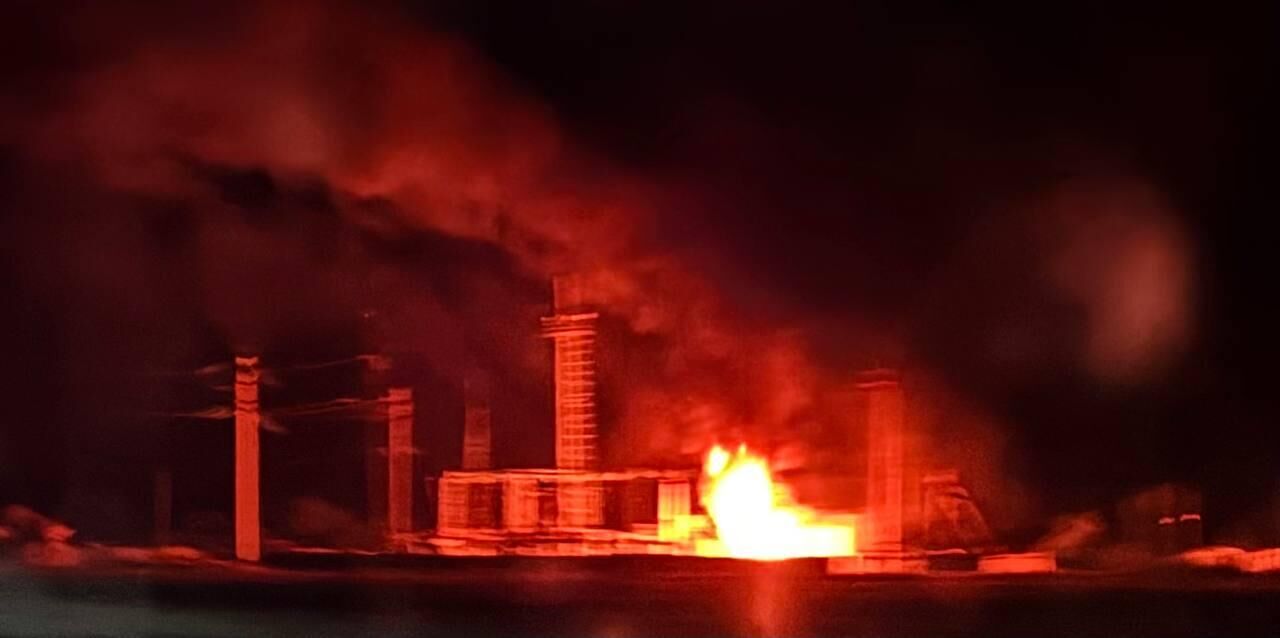 Поврежденная после попадания осколков БПЛА подстанция в Херсонской области - РИА Новости, 1920, 03.06.2025