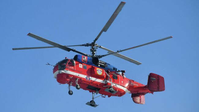 Тренировка спасателей с участием нового пожарного вертолета Ка-32А11ВС