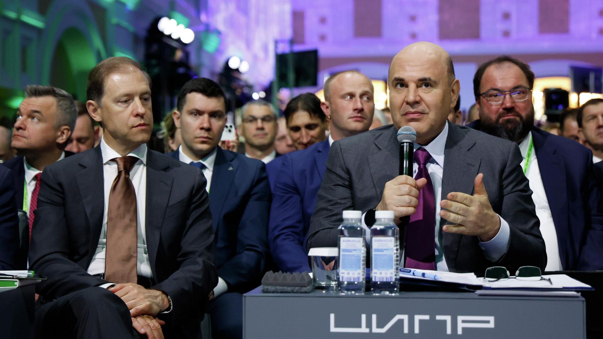 Премьер-министр Михаил Мишустин на пленарной сессии Цифровая независимость промышленной России - РИА Новости, 1920, 03.06.2025