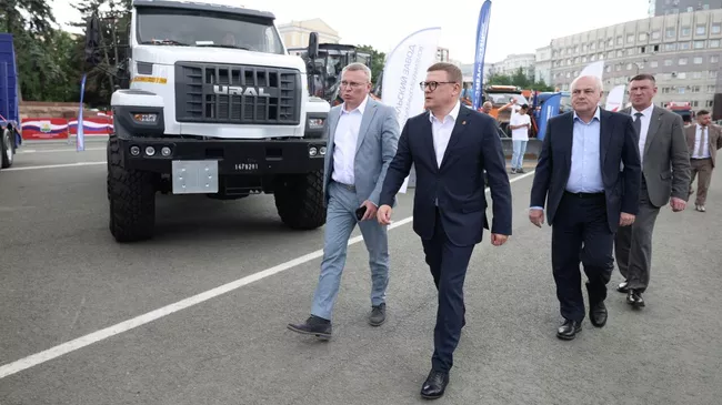 Губернатор Челябинской области Алексей Текслер во время открытия участка федеральной трассы М5