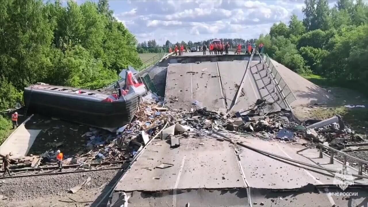 Богомаз: задержанная ДРГ причастна к подрыву моста, упавшего на поезд