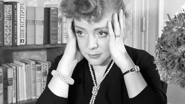 Актриса Зоя Федорова