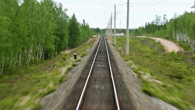 Вид из кабины машиниста пассажирского поезда