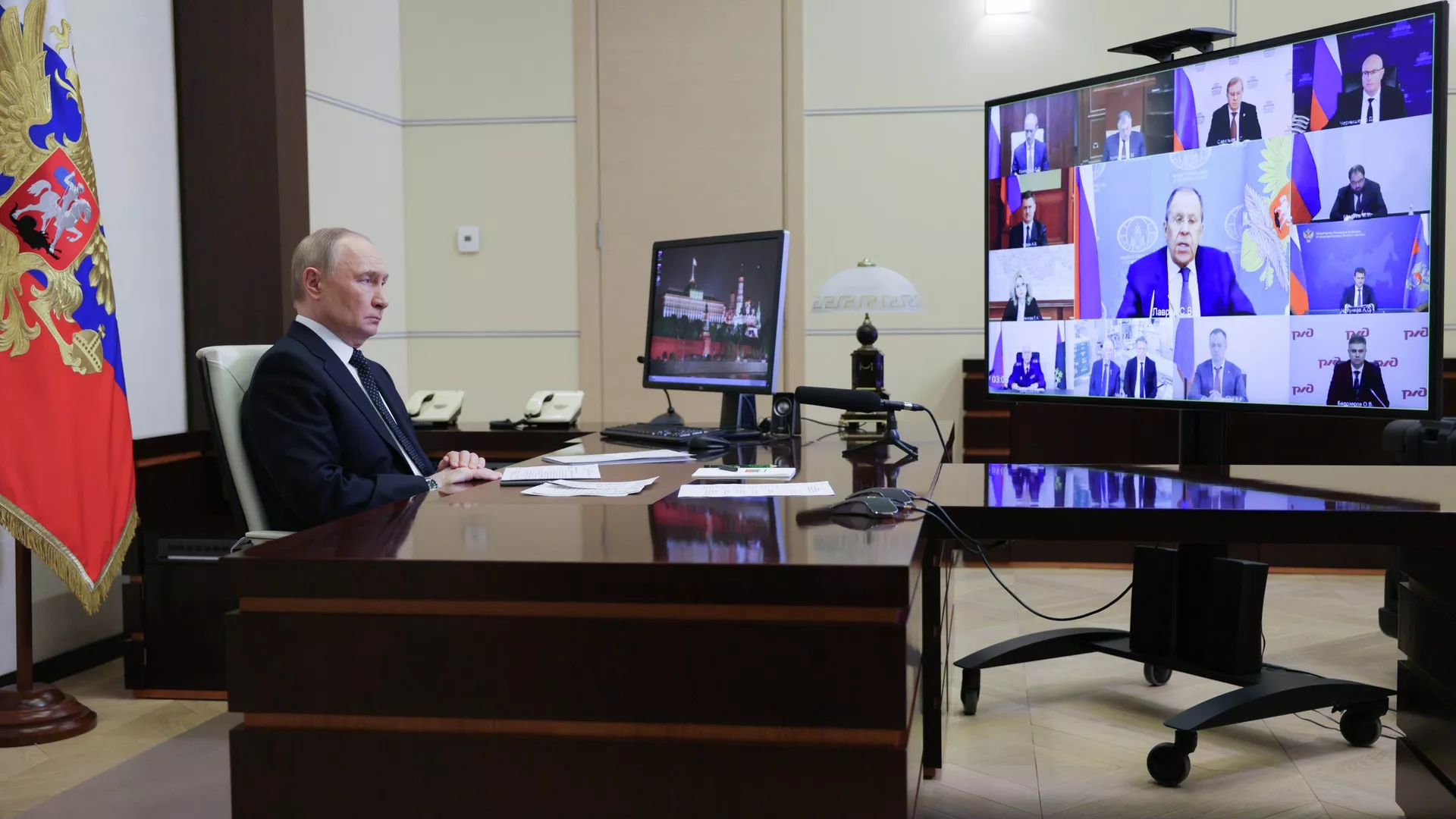 Владимир Путин по видеосвязи проводит совещание с членами правительства  - РИА Новости, 1920, 04.06.2025