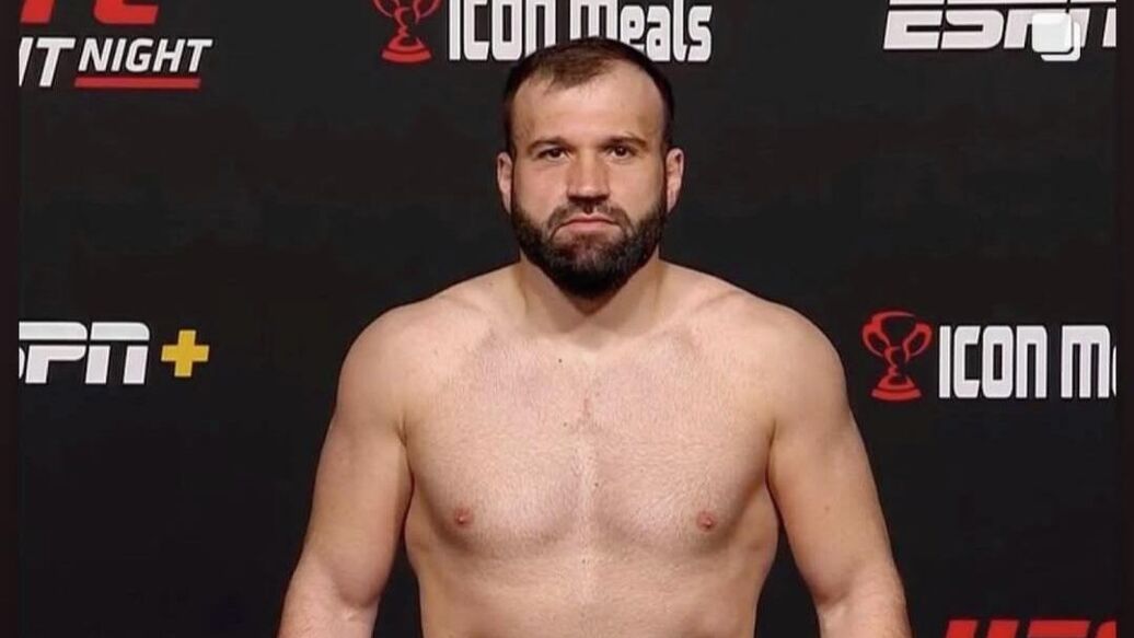 Небитый россиянин ярко нокаутировал бразильца на UFC 316