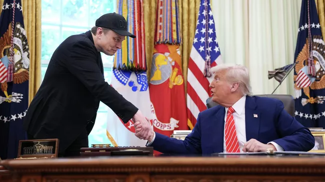 Президент США Дональд Трамп и Илон Маск в Овальном кабинете Белого дома