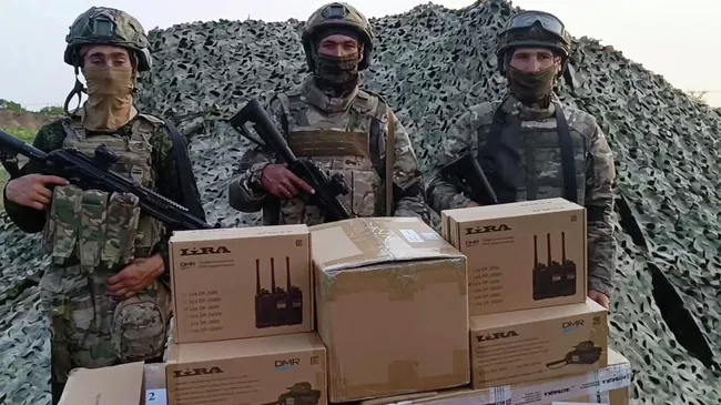 Правительство Бурятии передало военным очередную ценную посылку с гуманитарной помощью. Кадр видео