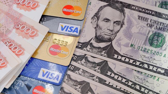 Денежные купюры России и США