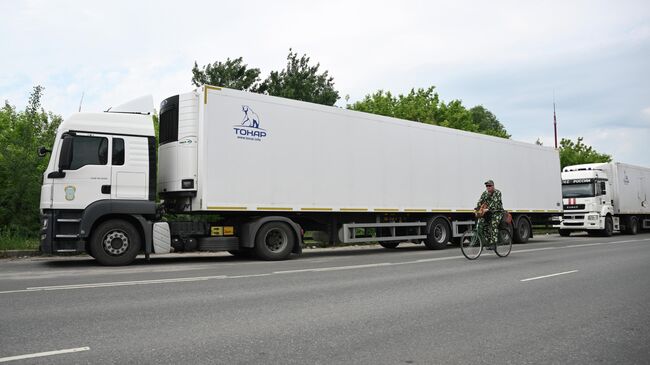 Рефрижераторы с телами погибших украинских военнослужащих в Брянской области