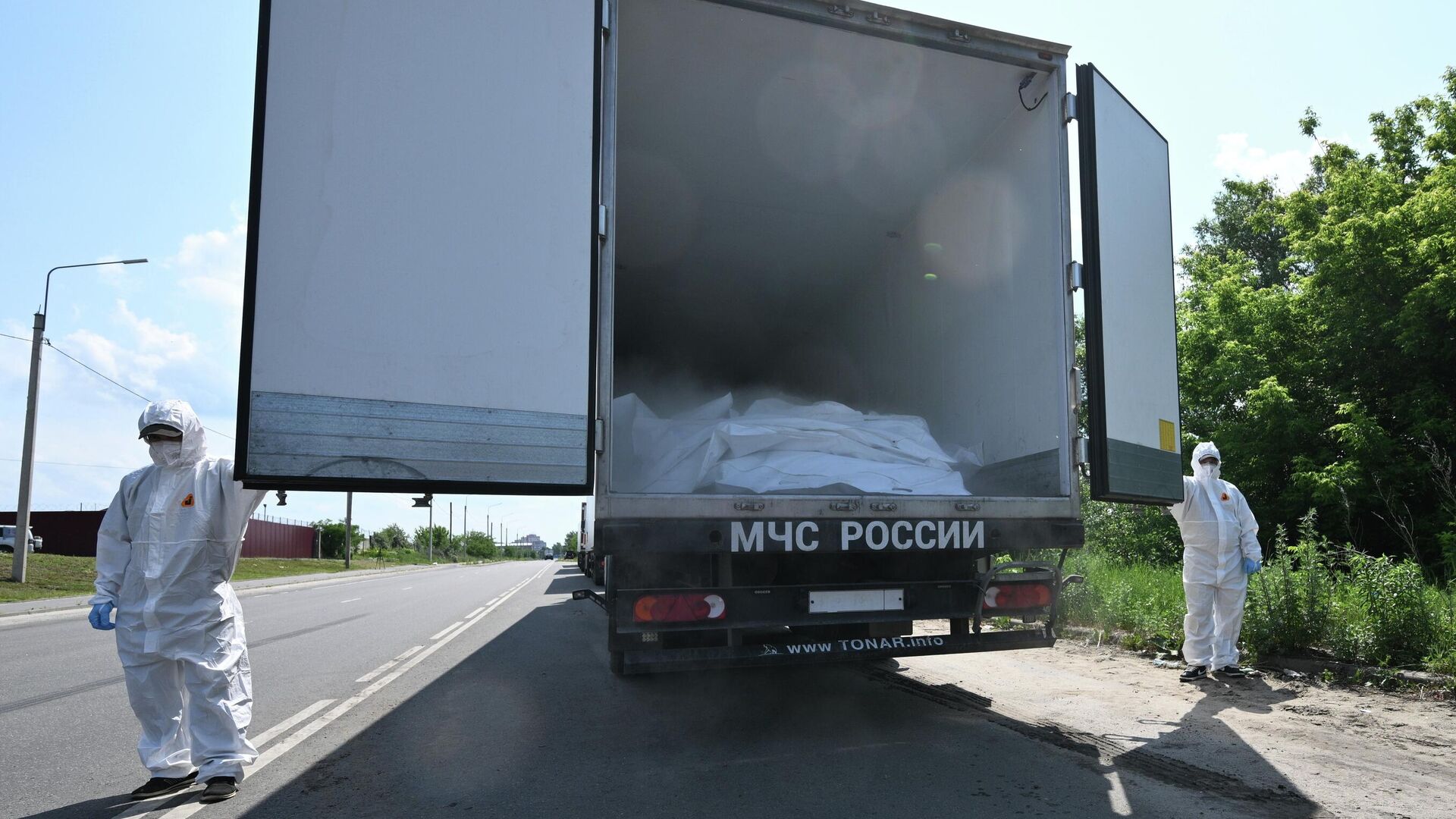 Рефрижератор с телами погибших украинских военнослужащих в Брянской области - РИА Новости, 1920, 09.06.2025