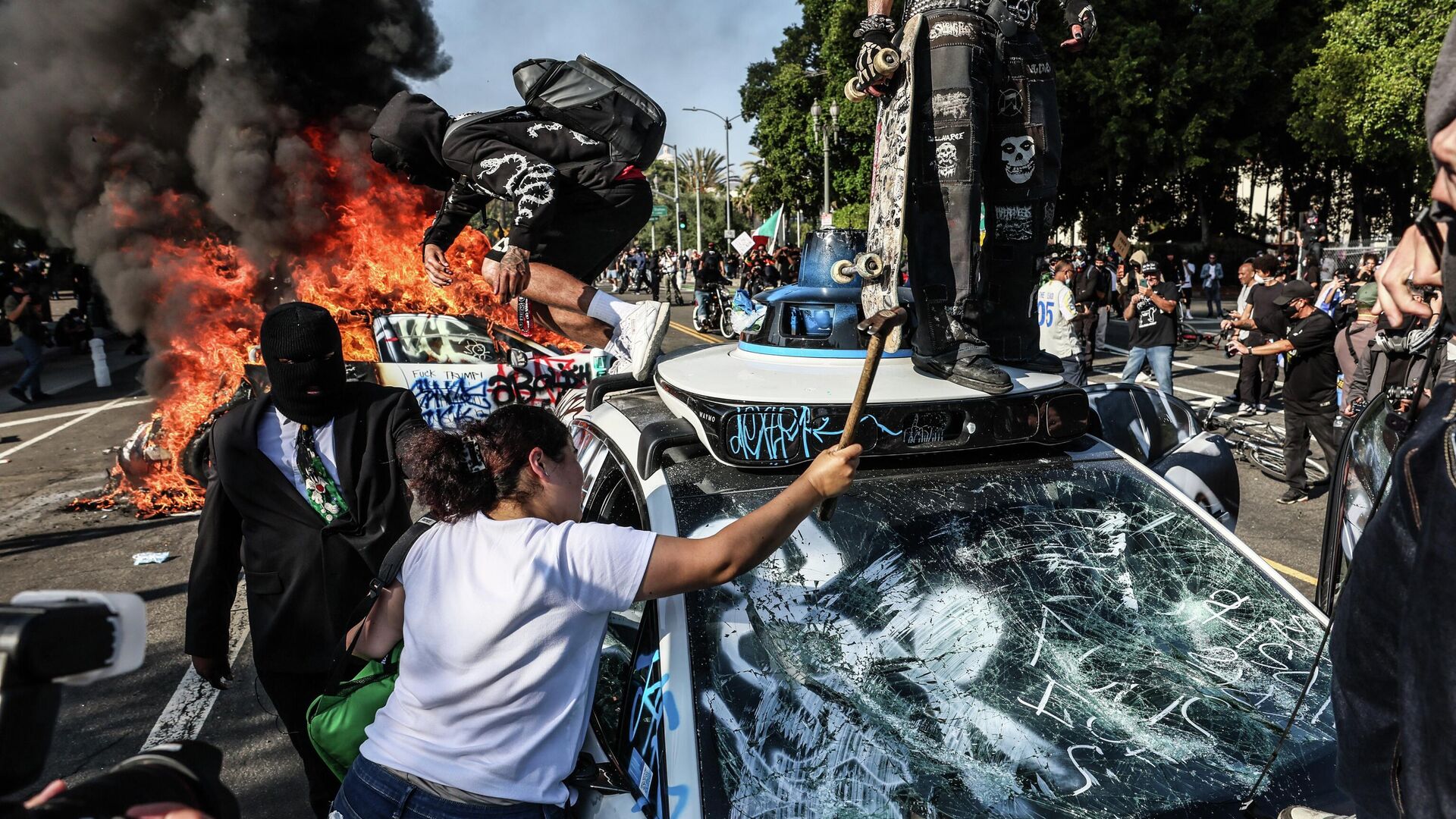 Protests Erupt in Los Angeles After ICE Raids and National Guard Deployment