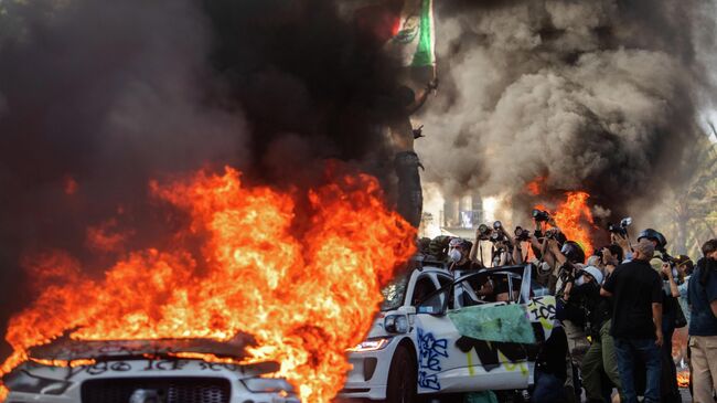 Протесты против миграционной политики Дональда Трампа в Лос-Анджелесе