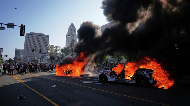 Протесты против миграционной политики Дональда Трампа в Лос-Анджелесе