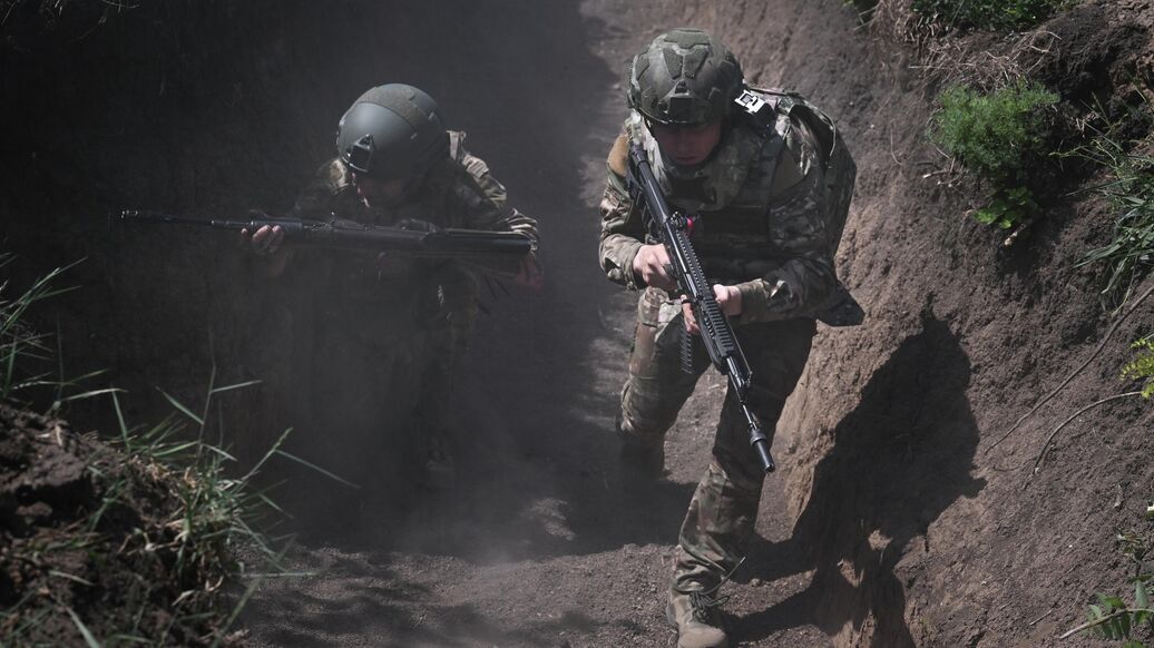 © РИА Новости / Станислав КрасильниковПерейти в медиабанк<br>Подготовка штурмовых подразделений группировки войск 