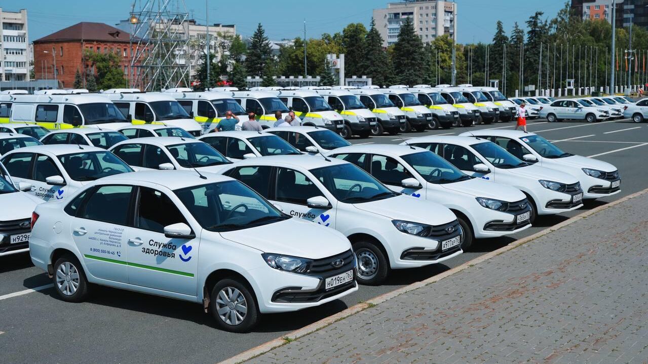Самарский губернатор передал больницам более 100 автомобилей Самарский губернатор передал больницам более 100 автомобилей - РИА Новости, 1920, 09.06.2025