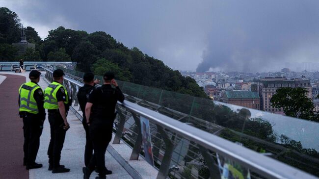 Дым над Киевом, Украина