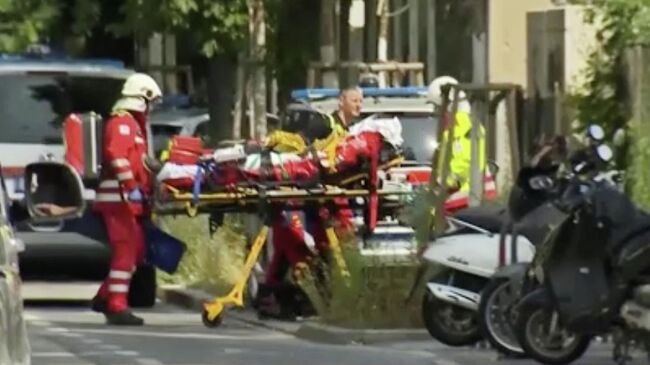 Спецслужбы на месте стрельбы в школе в Граце