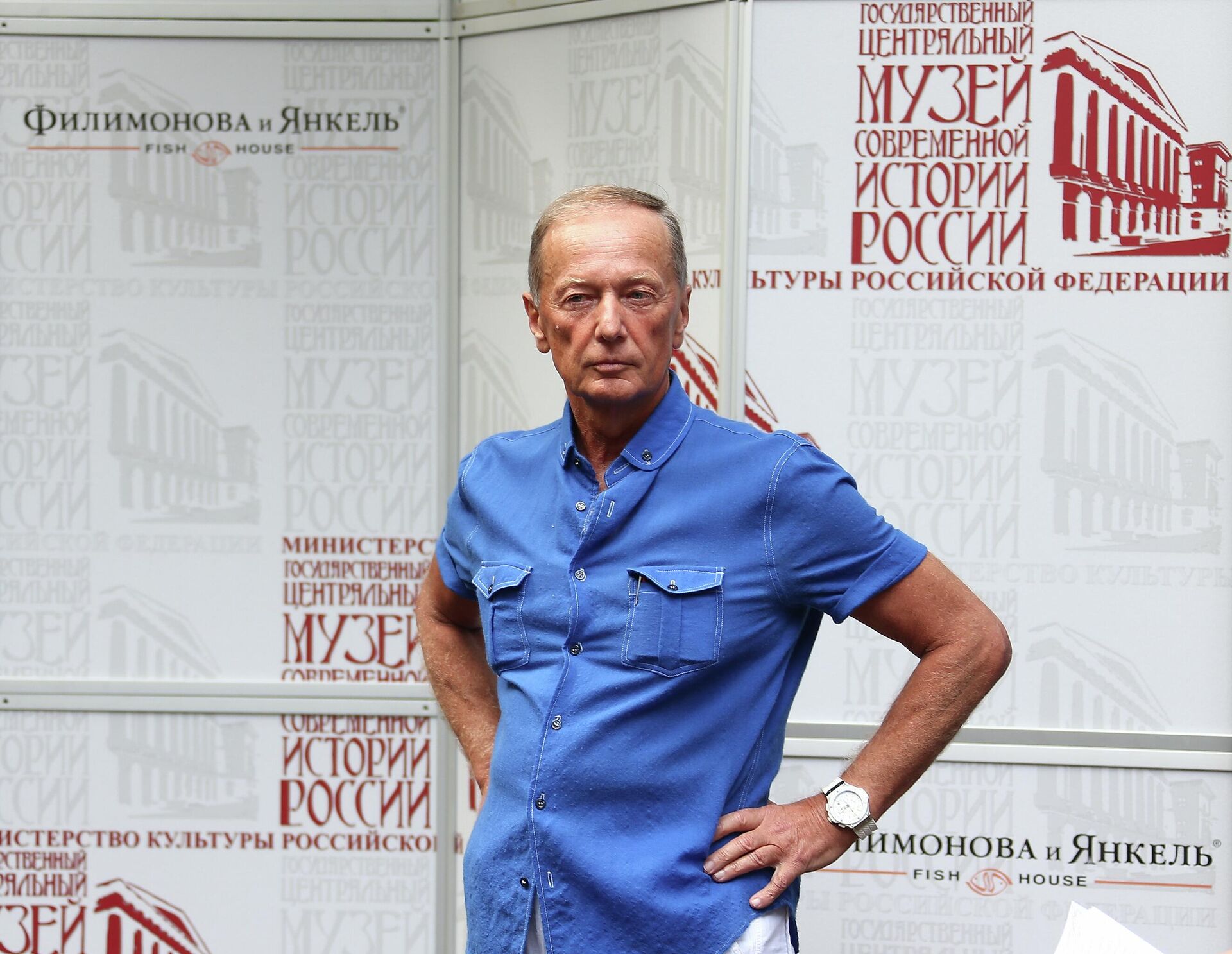 Сатирик Михаил Задорнов во время празднования 80-летнего юбилея поэта Е. Евтушенко в Галерее-музее Е. Евтушенко - РИА Новости, 1920, 10.12.2025