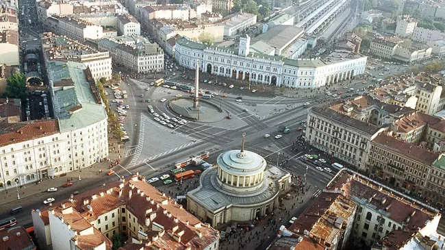 Вид на Площадь Восстания в Санкт-Петербурге с вертолета
