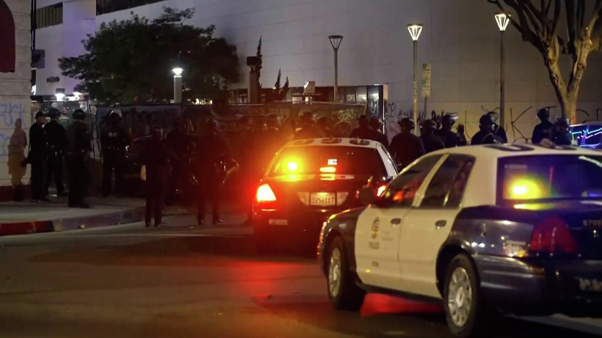 Комендантский час в Лос-Анджелесе на фоне беспорядков - РИА Новости, 1920, 11.06.2025