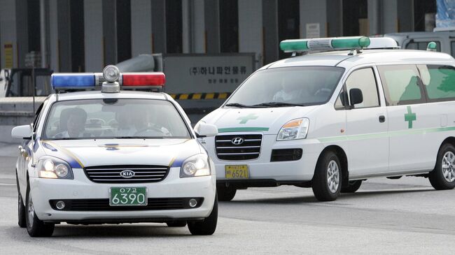 Автомобили полиции и скорой помощи в Южной Корее