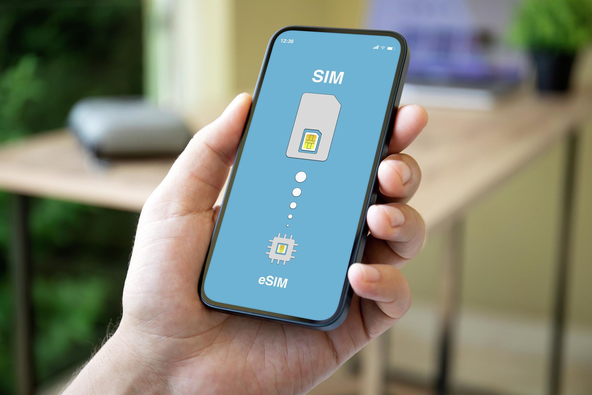 Телефон с eSIM - РИА Новости, 1920, 11.06.2025