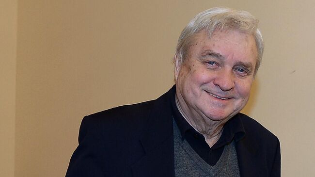 Режиссер, сценарист Александр Стефанович на премьере фильма режиссера Дмитрия Астрахана Любовь без правил в кинотеатре Иллюзион в Москве