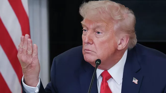 Президента США Дональд Трамп во время конференции по инвестированию Invest America Roundtable
