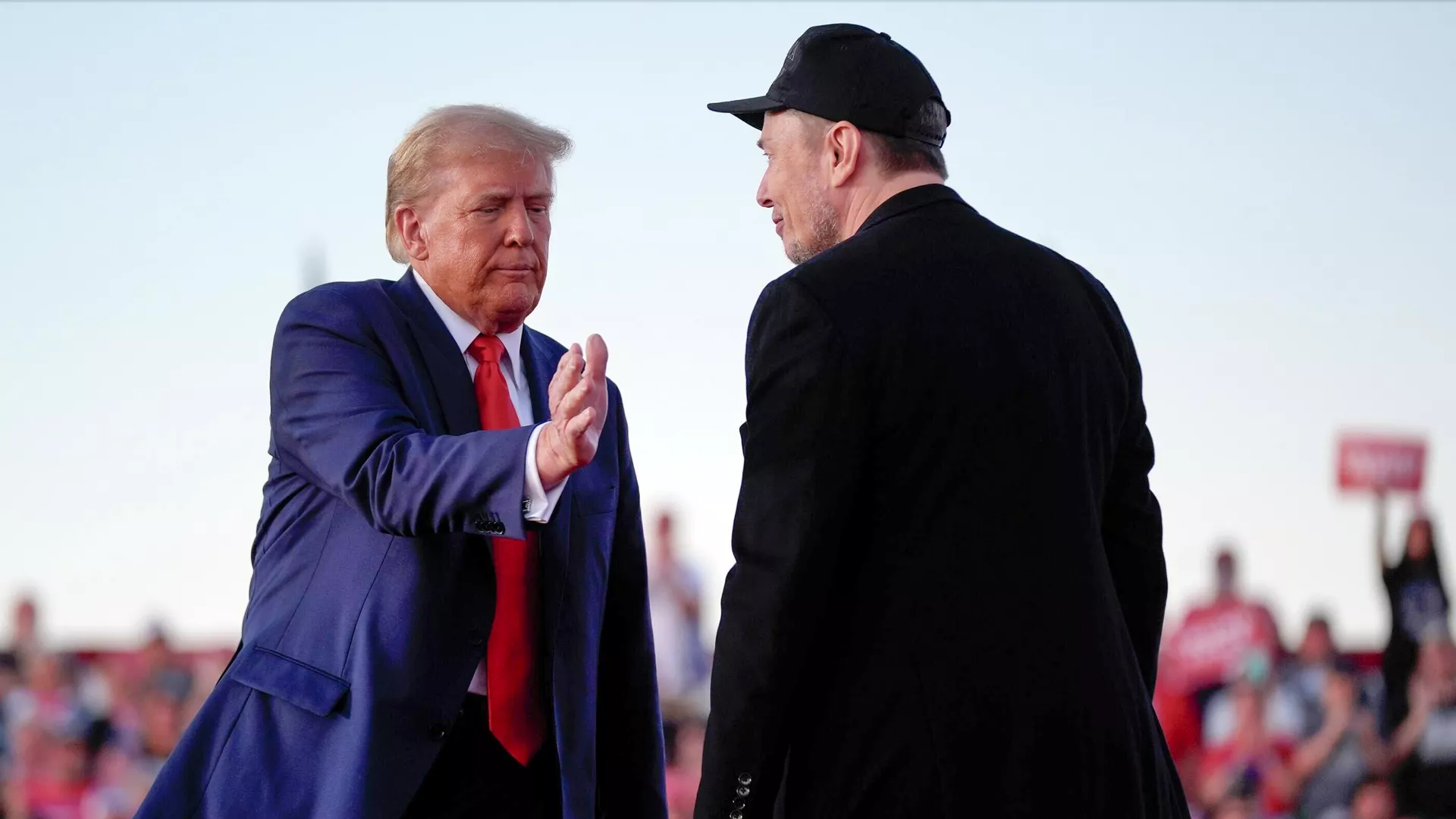 Дональд Трамп и Илон Маск Дональд Трамп и Илон Маск - РИА Новости, 1920, 11.06.2025