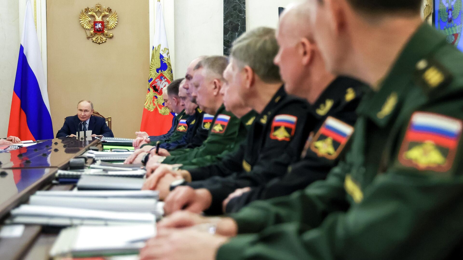 Президент РФ Владимир Путин проводит совещание по рассмотрению основных параметров проекта государственной программы вооружения. 11 июня 2025 - РИА Новости, 1920, 11.06.2025