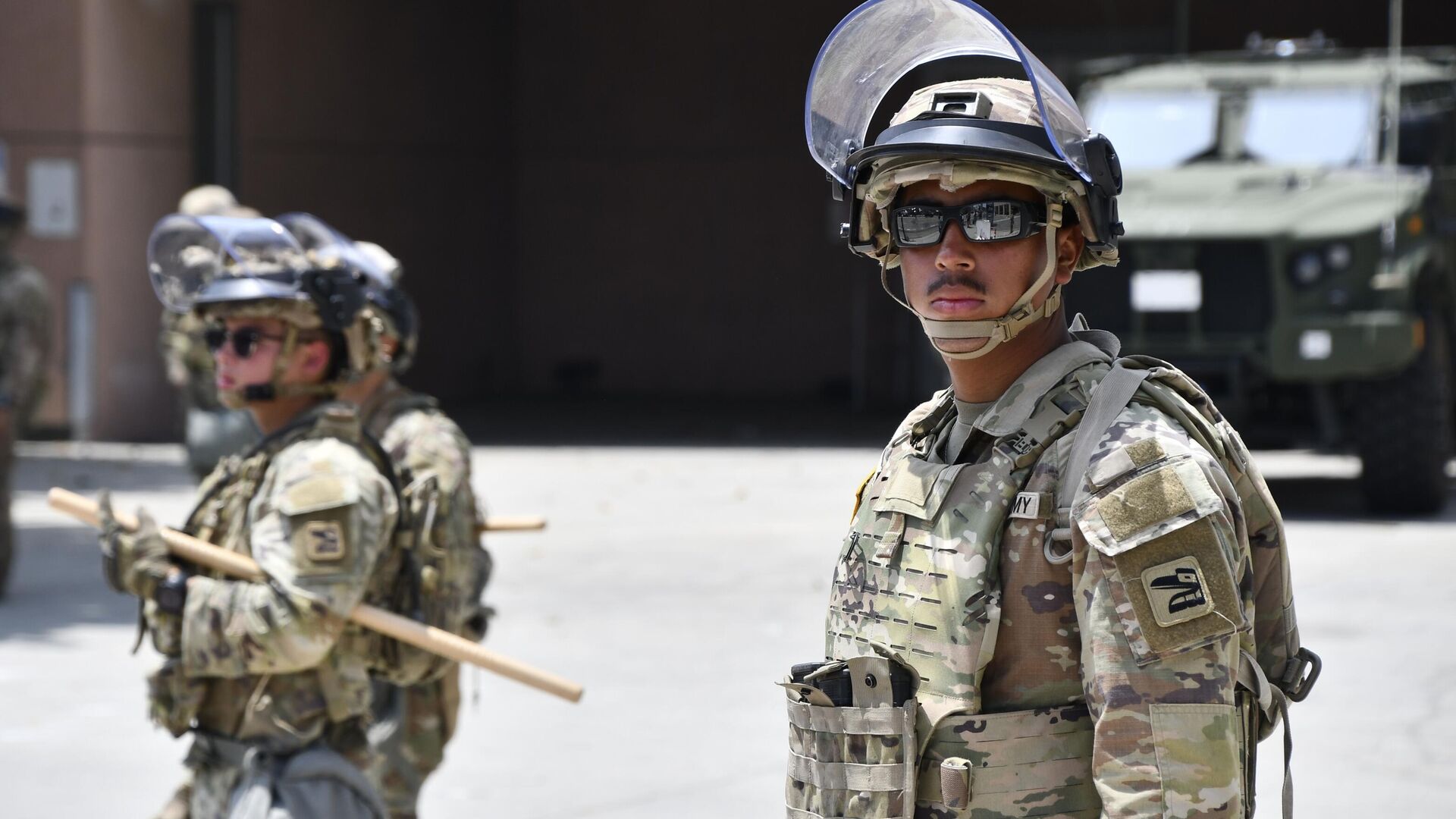 Военный Национальной гвардии в Лос-Анджелесе Военный Национальной гвардии в Лос-Анджелесе - РИА Новости, 1920, 12.10.2025