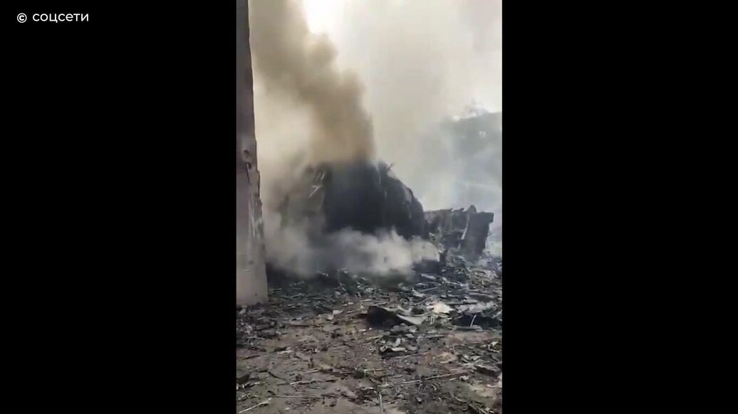 СМИ назвали возможную причину крушения самолета в Индии