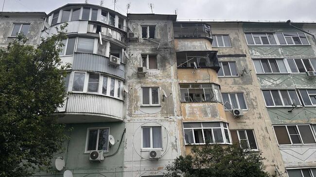 Последствия атаки ВСУ на многоквартирный дом в поселке Борисовка Белгородской области