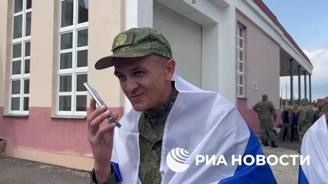 Разговор российского бойца, вернувшегося на Родину в результате обмена, с близкими