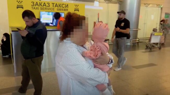 Девочка Николь, мать которой отбывает 15-летний тюремный срок за оставление новорожденной в аэропорту Антальи, вернулась в Россию