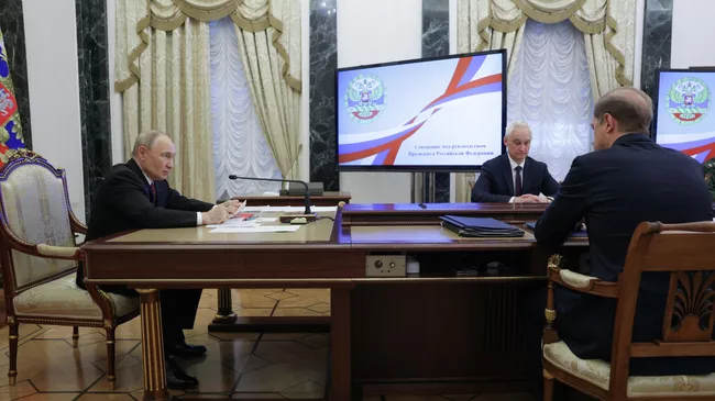 Президент РФ Владимир Путин проводит совещание по рассмотрению основных параметров проекта государственной программы вооружения на 2027–2036 годы. 12 июня 2025