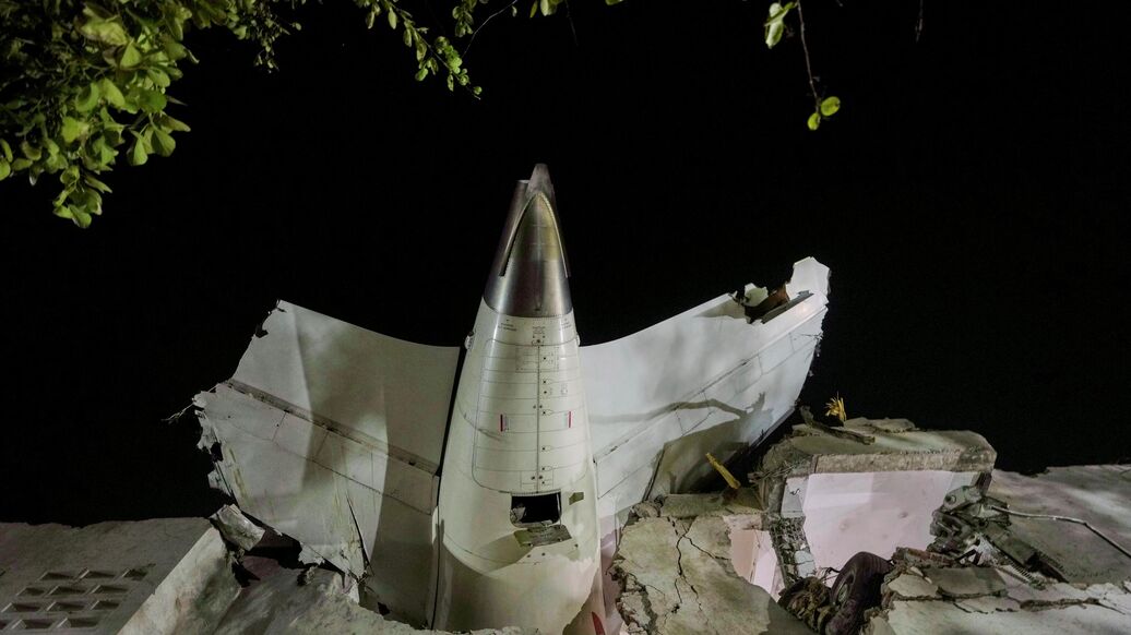 СМИ раскрыли сообщение пилота перед крушением самолета в Индии