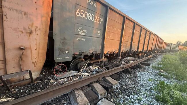Семь вагонов с углем сошли с рельсов в Междуреченске Кемеровской области