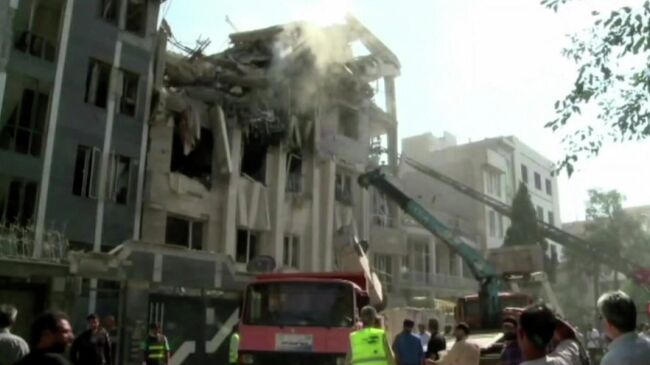 Дом в центре Тегерана, разрушенный израильским ударом