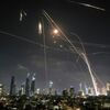 Системы ПВО Израиля отражают ракетную атаку Ирана на Тель-Авив