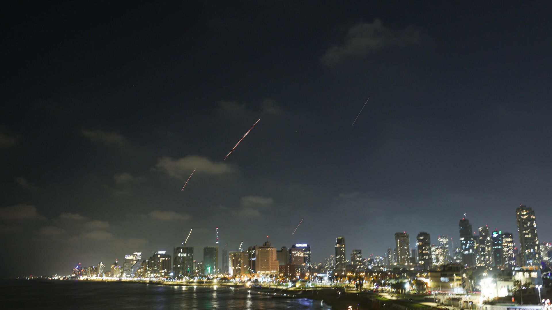 Ракетный удар Ирана по Израилю - РИА Новости, 1920, 13.06.2025