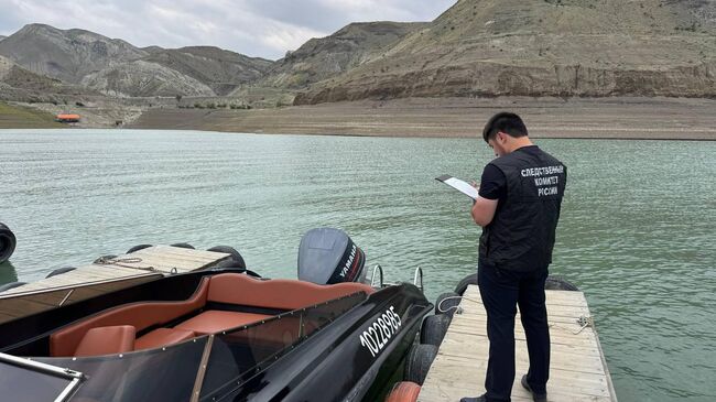 На месте проиществия на Чиркейском водохранилище в Республике Дагестан 