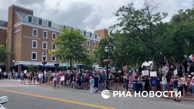 Протест против политики президента США Дональда Трампа в городе Александрия